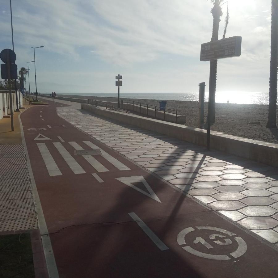 Villa Lagos A 25 Metros Del Mar 로쿠타스드마르 외부 사진